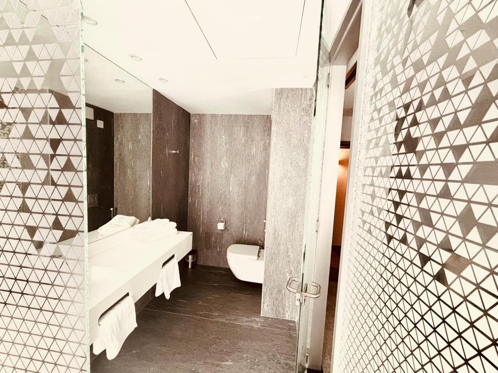 Cm111Apparthotel Boekarest Buitenkant foto